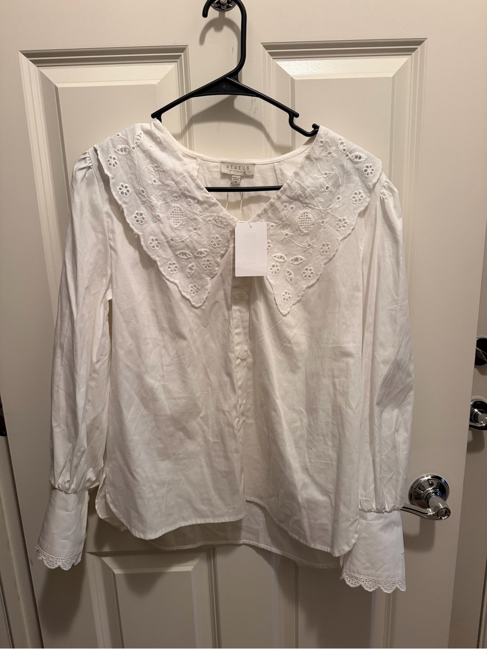 Eyelet Collar White Long-Sleeve Blouse